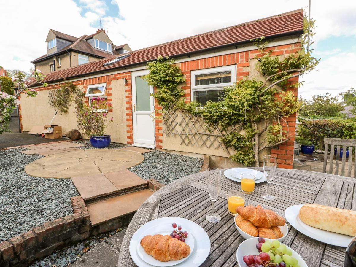 Garden Cottage Илкли Екстериор снимка