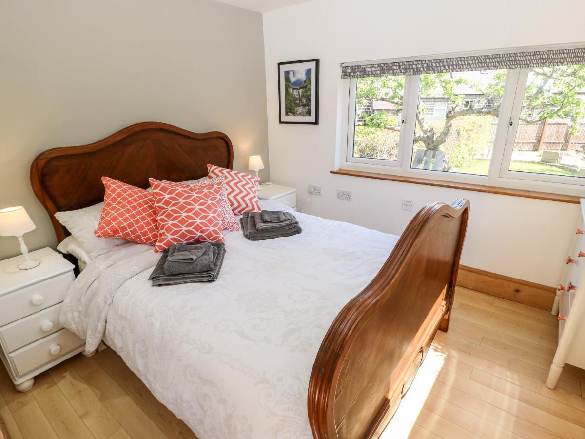 Garden Cottage Илкли Екстериор снимка